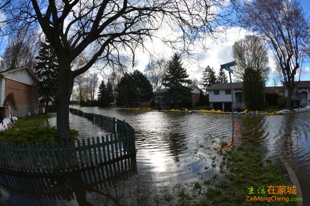 flooding-in-pierrefonds.JPG