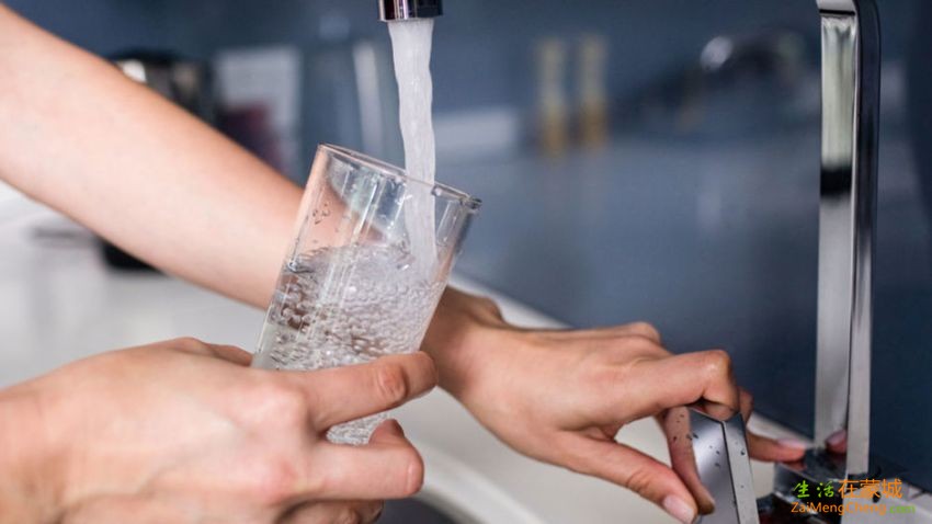 cropped-hand-of-woman-filling-water-in-glass_16x9_WEB.jpg