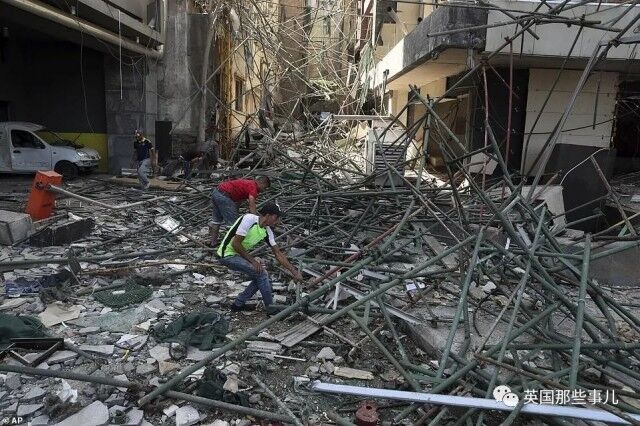 黎巴嫩大爆炸第一批10个消防员，只剩一具全尸-21.jpg