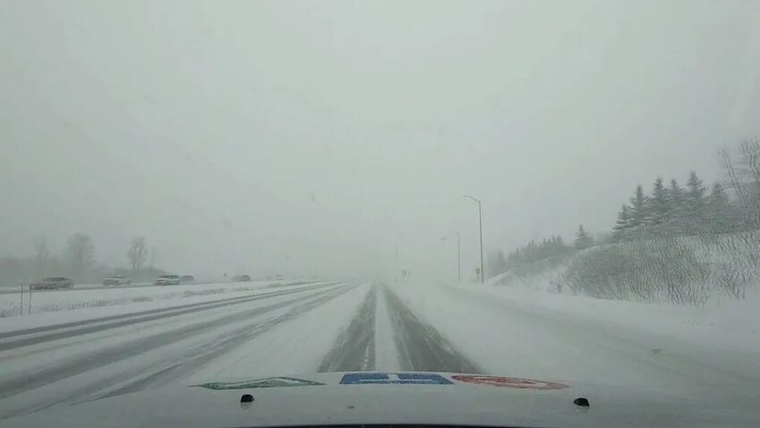 冬天即将来临，大蒙特利尔地区可能本周日就开始下雪-1.jpg