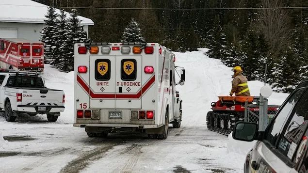 魁省一名男子在铲雪时发生事故，抢救无效身亡-1.jpg