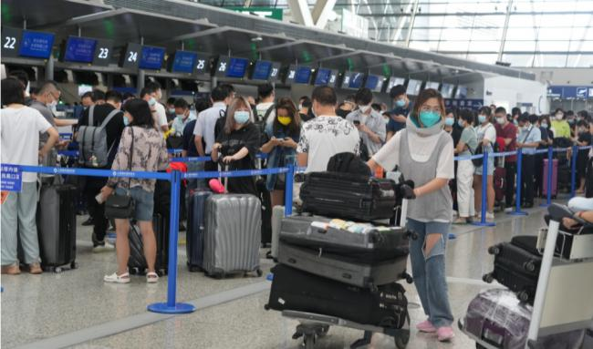 中国留学生提前百日定高价赴美航班，出发遭取消-1.png