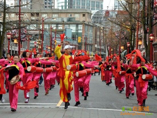 42nd-Chinatown-Spring-Festival-Parade-Lion-Dances-2-550x413.jpg