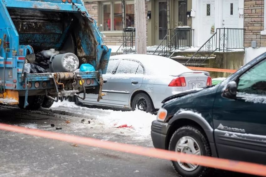 蒙特利尔司机没清除车窗上的冰霜，撞伤垃圾工，或被控罪-1.jpg