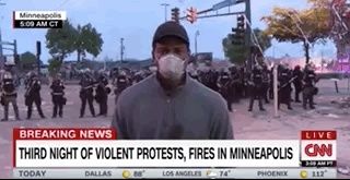 特朗普出动军队镇压暴乱，LV苹果店被抢，CNN被砸，焚烧美国国旗…-9.jpg
