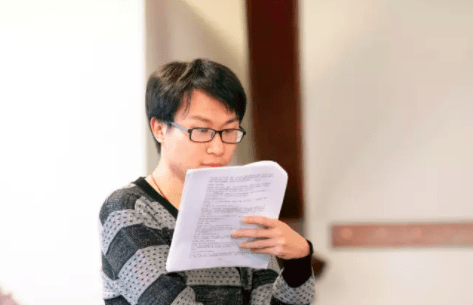 中国留学生遭枪杀 诺奖教授代答辩拿下博士学位-6.png