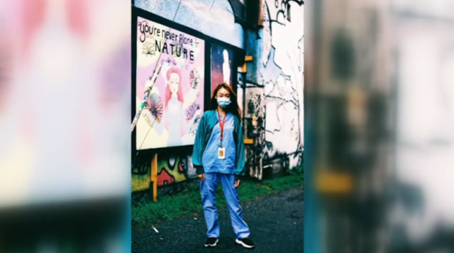 加拿大华裔女护士手撕反疫苗海报被骂回中国去-6.png