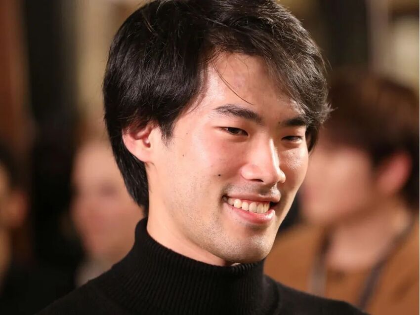 出生巴黎在蒙特利尔长大的华裔青年获得肖邦钢琴大赛冠军-4.jpg