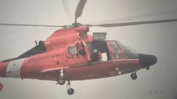 悲剧！60岁女子驾车被困尼亚加拉大瀑布边缘！直升机紧急救援 无力回天...-2.jpg