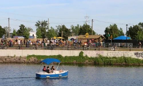蒙特利尔Lachine运河边大型夏季音乐节