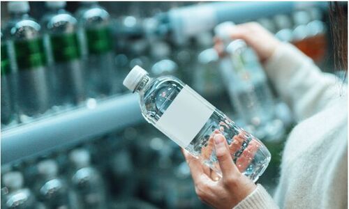新研究揭：瓶装水含“塑胶微粒”比预估多100倍