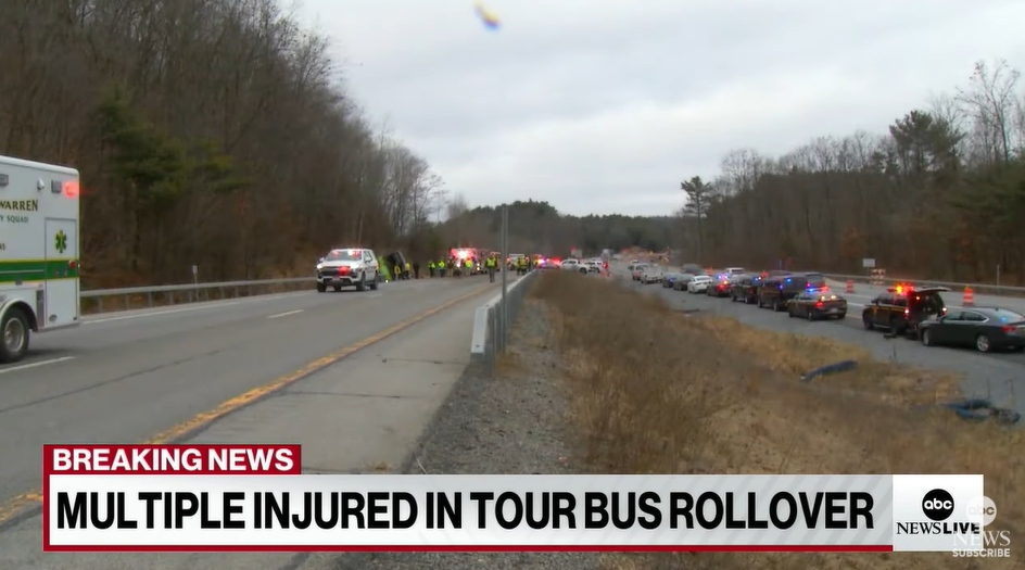 突发！蒙特利尔开往纽约的旅游大巴侧翻 已致1人死亡 数人受伤 ... ...