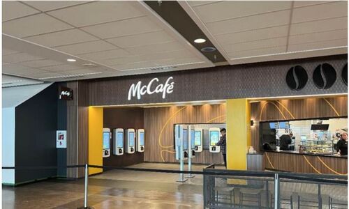 快看！蒙特利尔机场内自助McCafé店正式开放 加拿大机场史上首家 ...