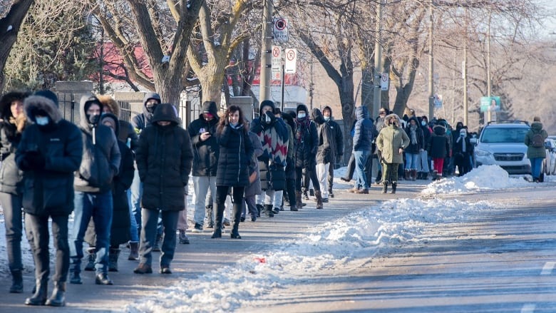 魁省各地检测诊所爆满达到极限,等待检测长达10天