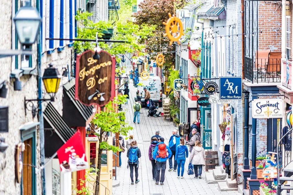 魁省这条街入选全球最美街道 加拿大唯一上榜