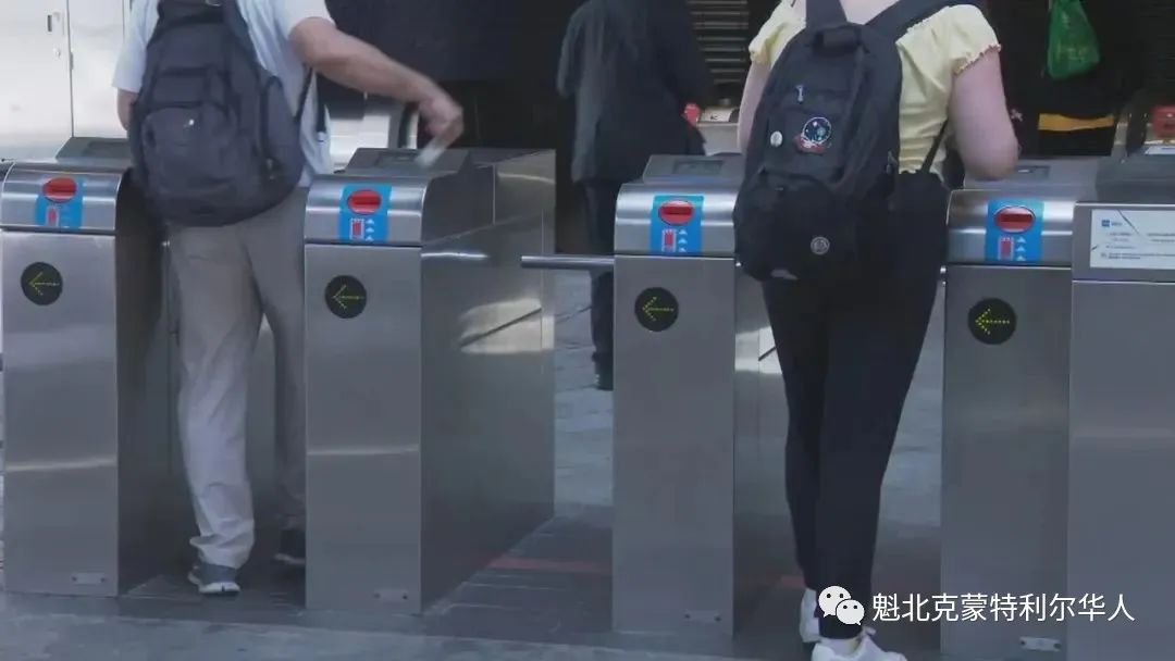 ​蒙特利尔坐地铁将更方便 直接刷银行卡就可以进站台