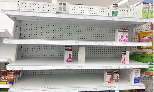 继儿童药品短缺后，现在魁省药房货架上的成人用药也被抢空了... ...