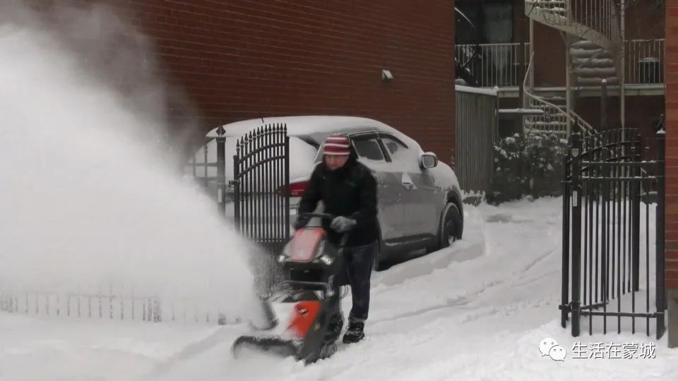 暴雪刚走 冻雨又将来袭，蒙特利尔加快除雪工作