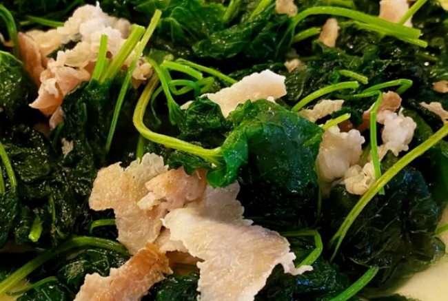 加拿大这种野菜长疯了！跪求吃货摘了吃 凉拌清炒