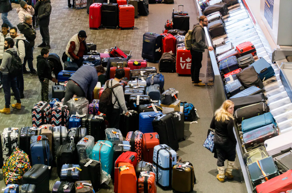 加拿大发旅游警告:避免前往21国 航空界全面升级